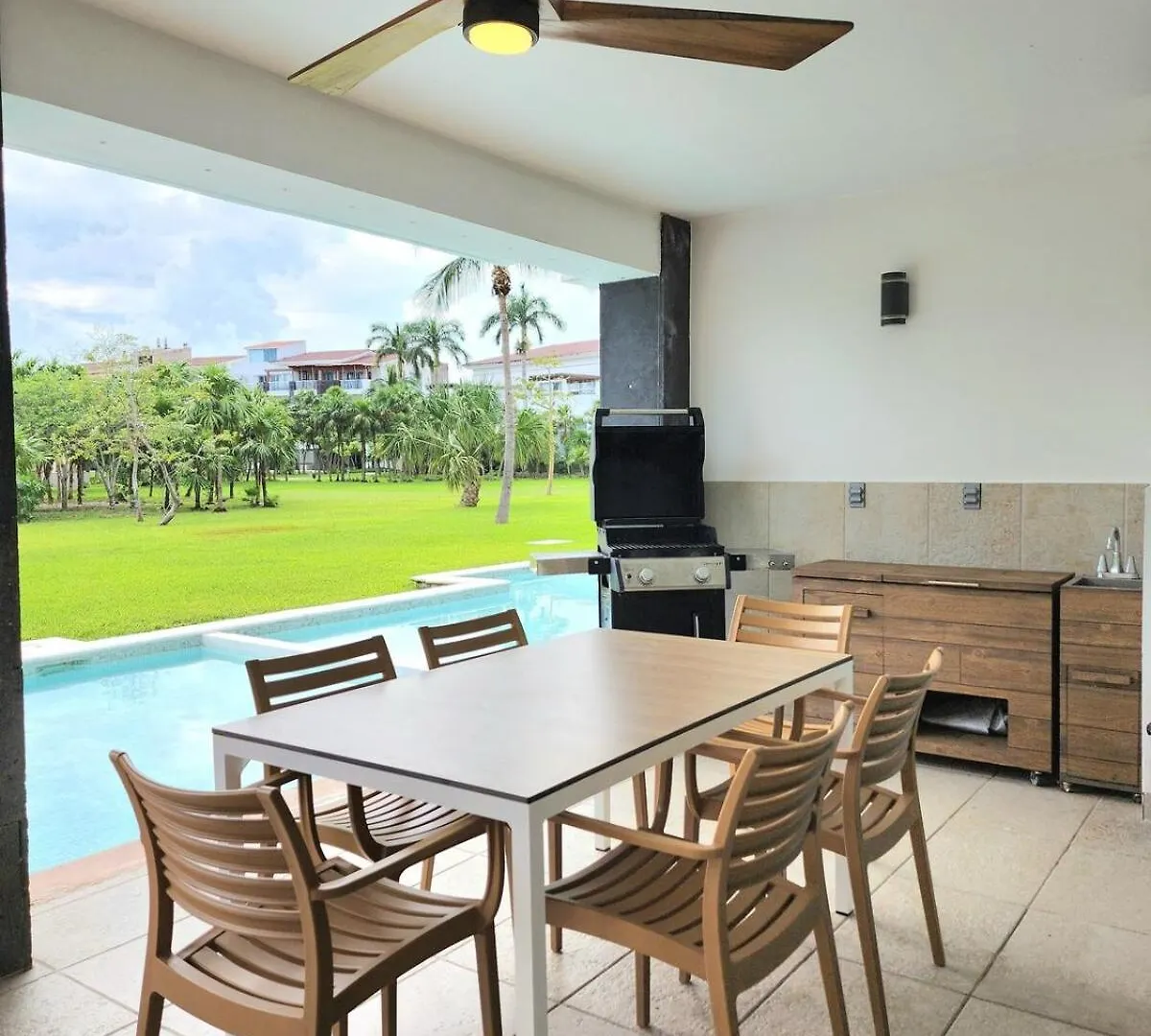 Mareazul Lovely Swim-Up Family Apartment And Beach Club Playa del Carmen